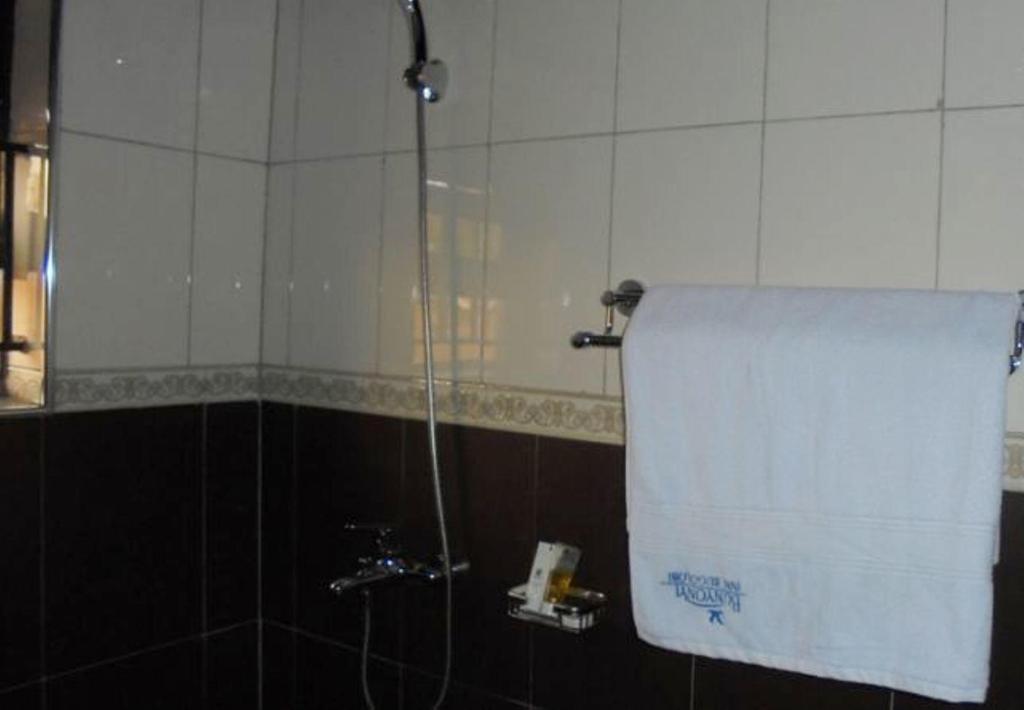 Bunyonyi Inn Hotel 11/11