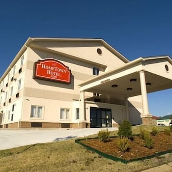 Hometown Hotel Bryant 4/33