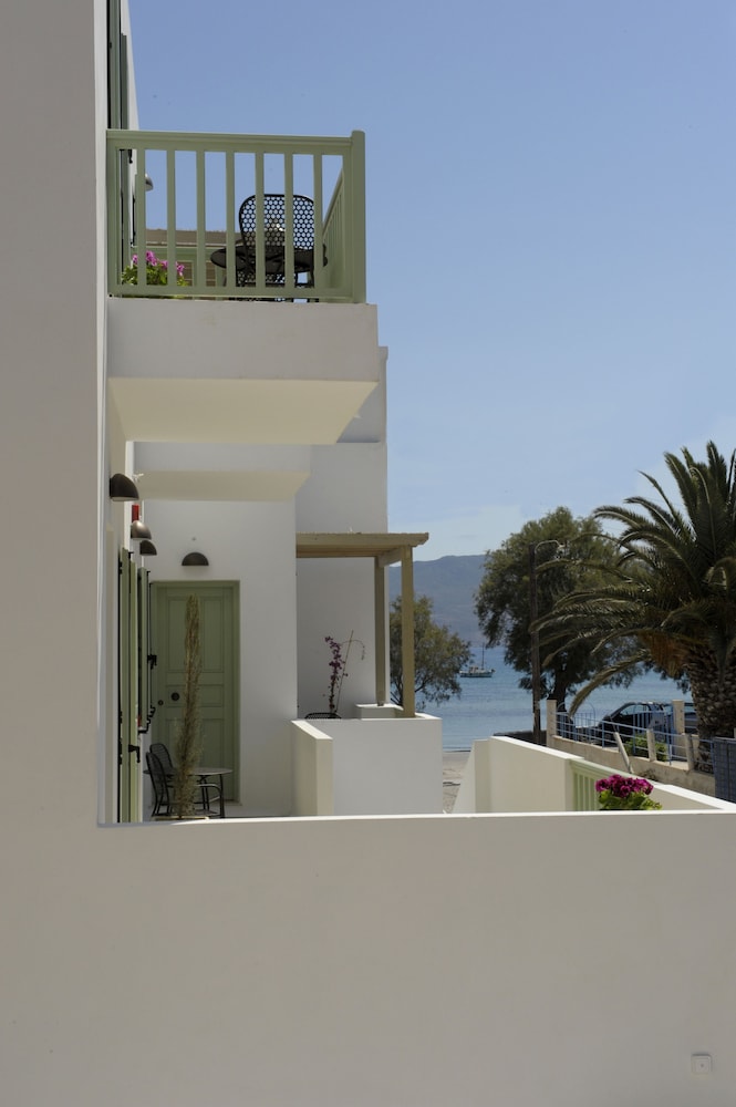 Almyris Hotel 6/41