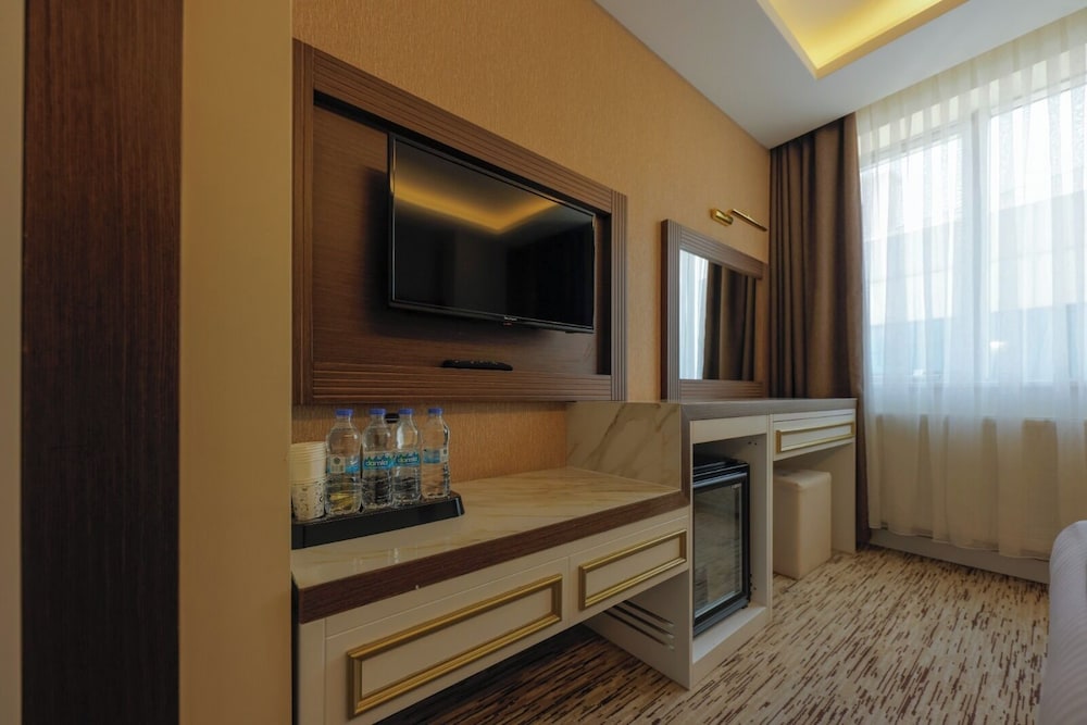 Van Life Otel 42/50