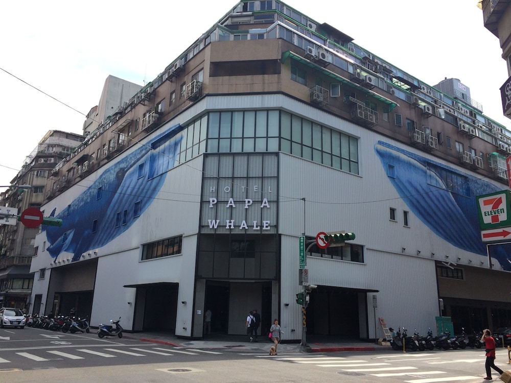 Hotel Papa Whale 5/70