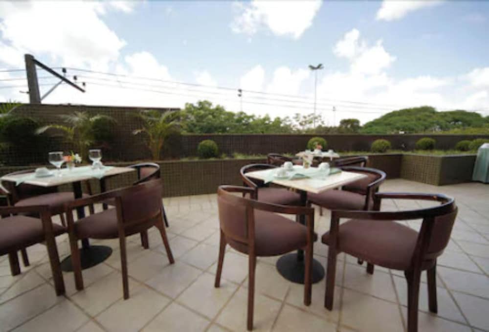 Rede Andrade Vernon Hotel 42/62