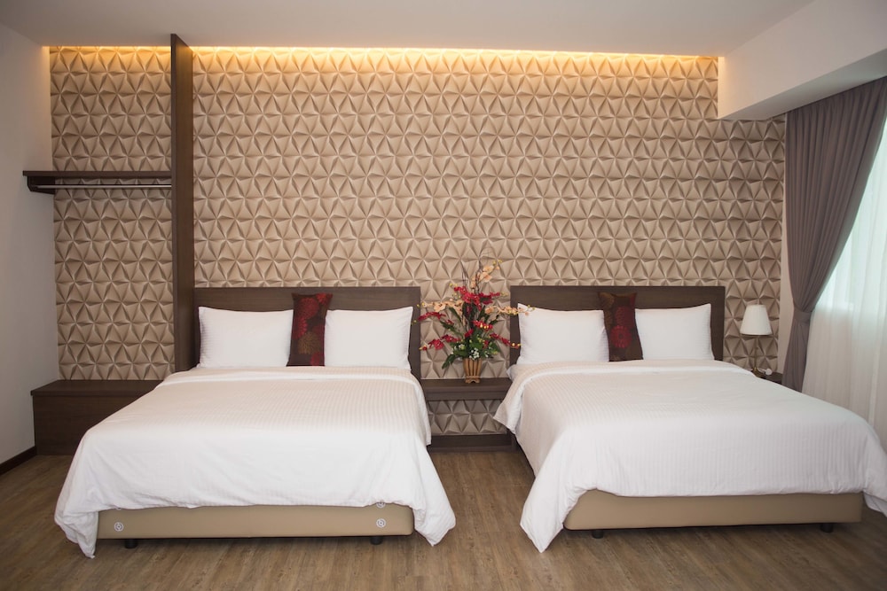 Qlassic Hotel 18/30