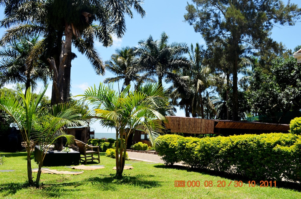 Saffron Beach Bistro & Cottages 43/50