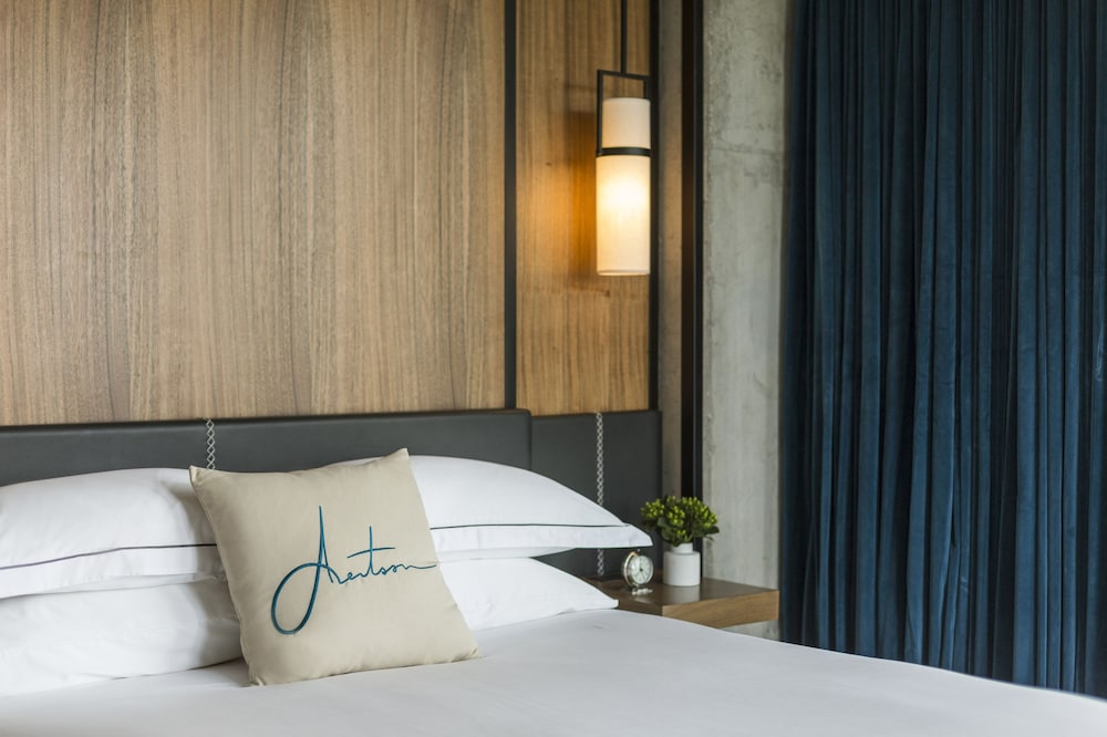 Kimpton Aertson Hotel 10/76