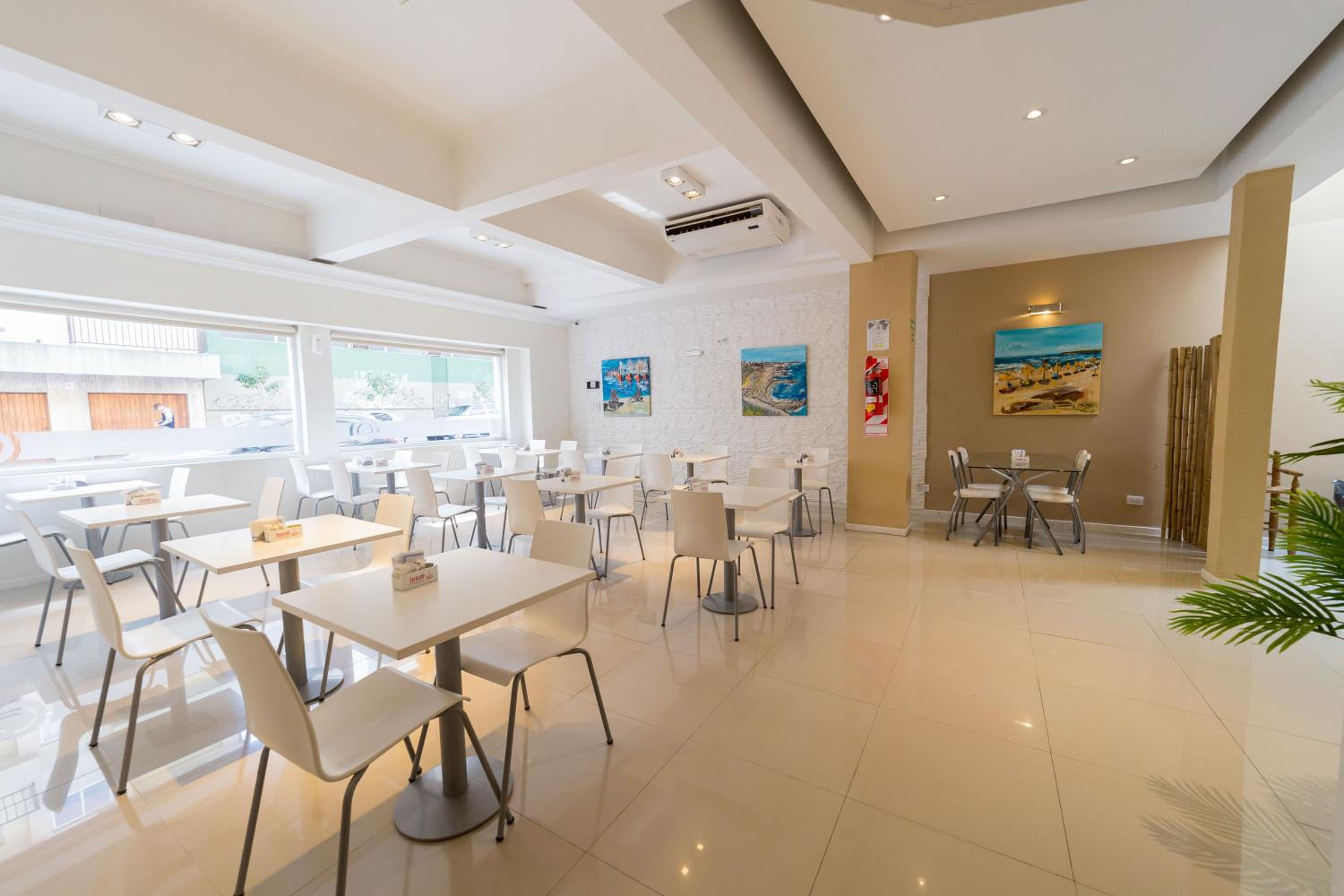 Acqua Hotel 33/34