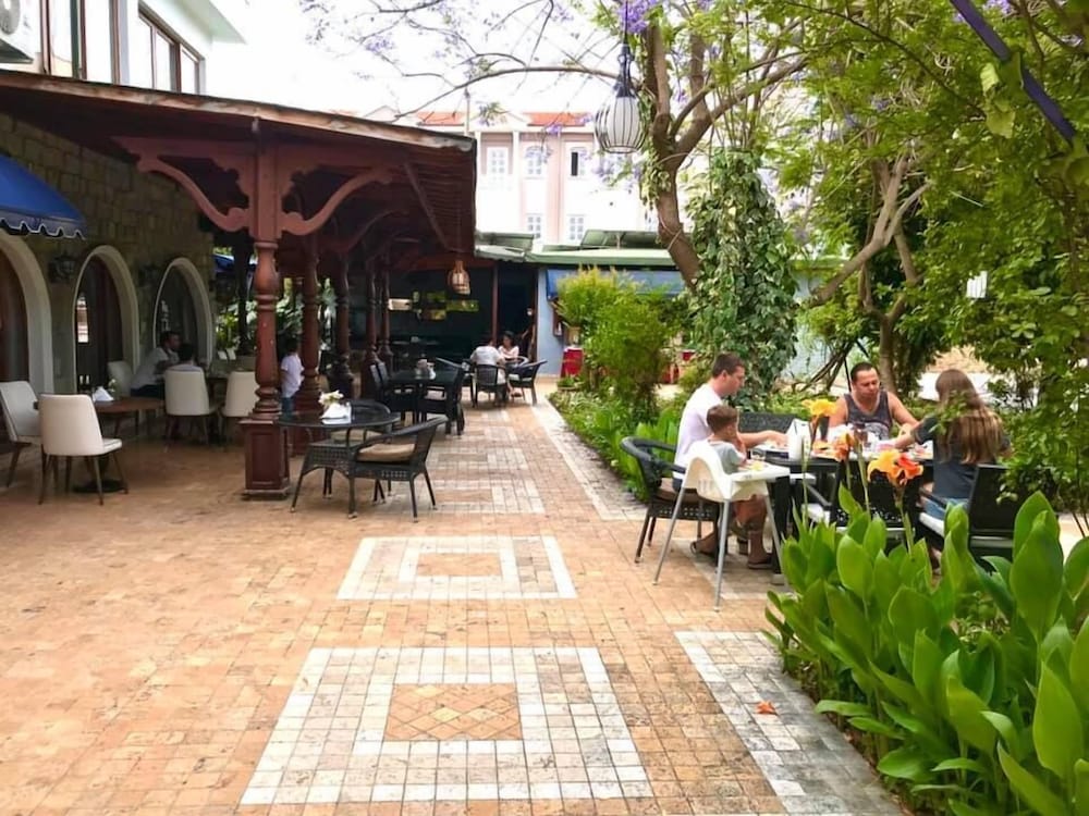 Akkent Garden Hotel 61/63