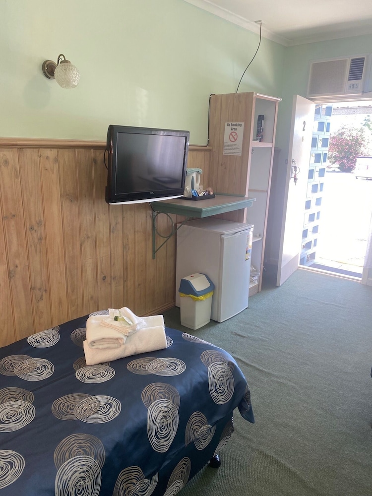Paddle Steamer Motel 22/41