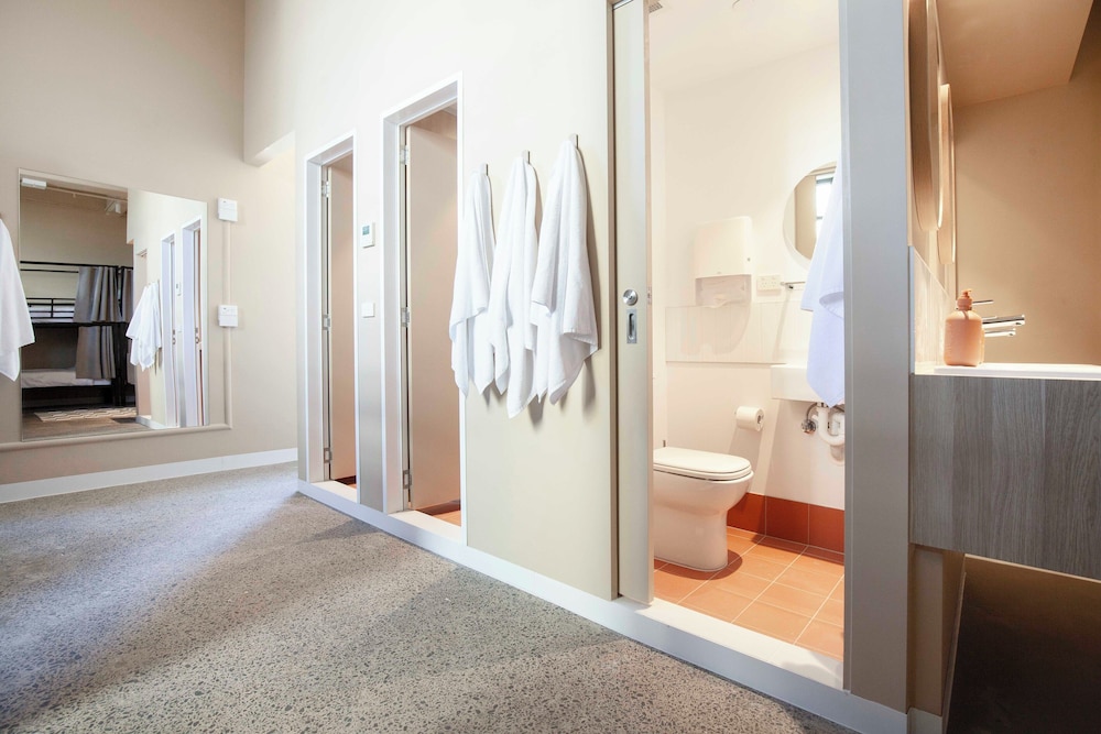Mixed Dorm, 12 Beds