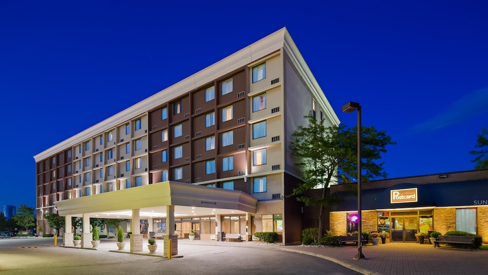 Best Western Plus Toronto Airport Hotel 1/38
