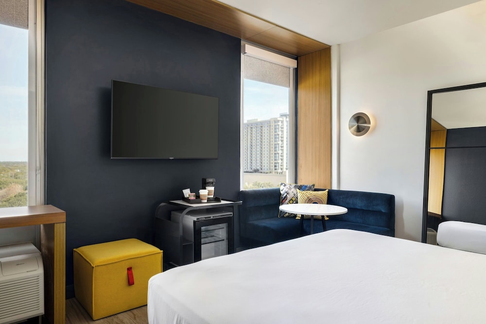 Aloft, King Bed, Aloft Houston Galleria Hotel 3/10