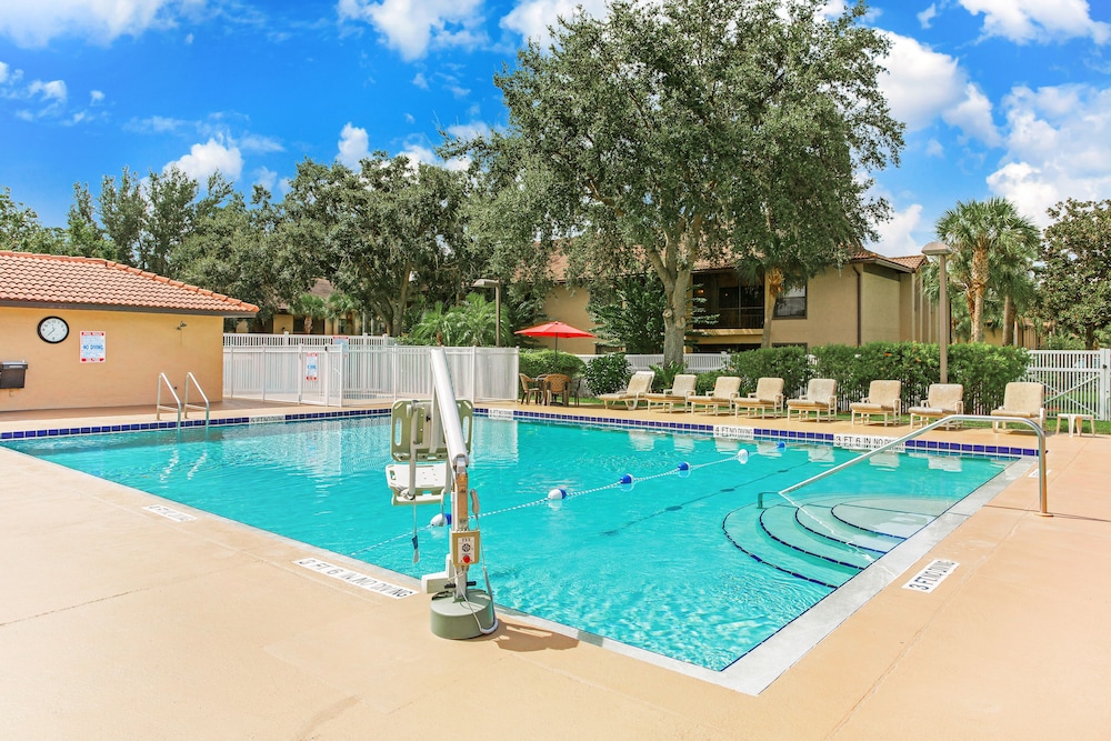 Alhambra Villas 26/29