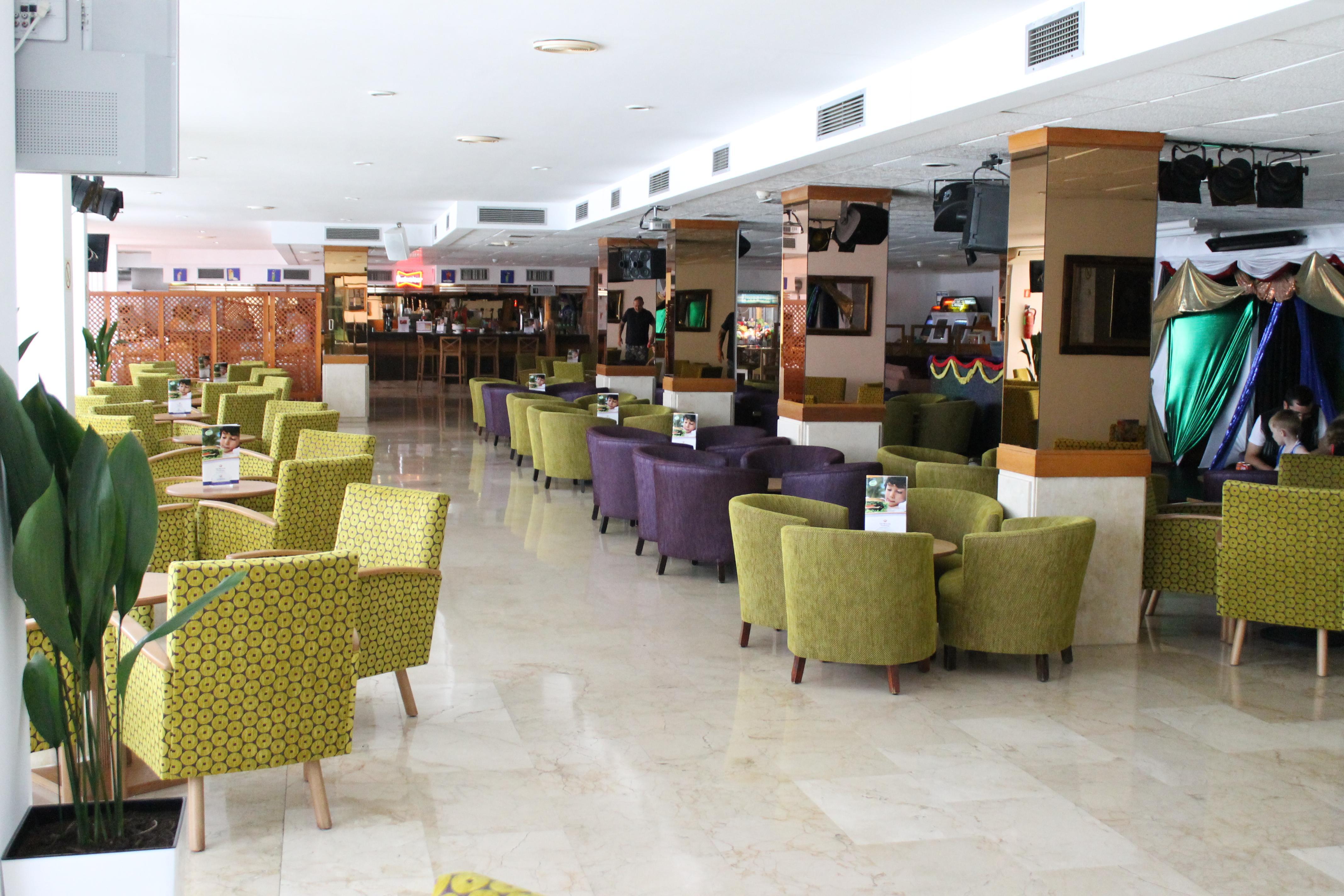 restaurant cafeteria