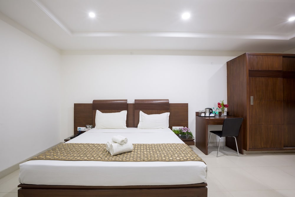 THE SANCTUM SUITES 24/43
