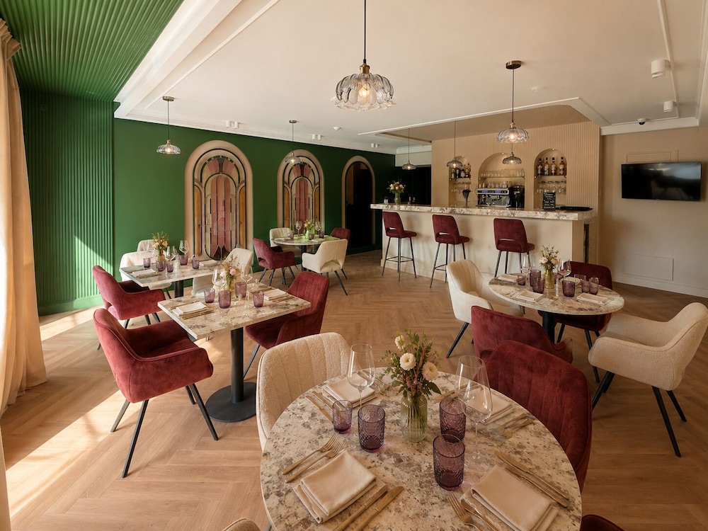 HOTEL ARTS ET TERROIRS 33/50