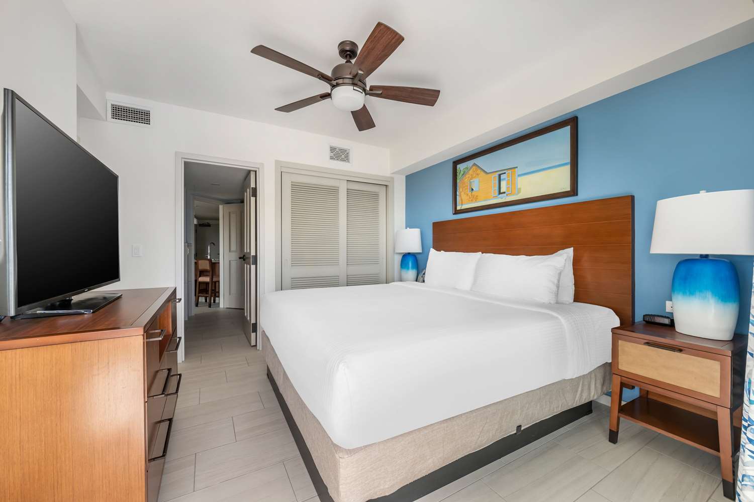 1 Bedroom, Plus, Suite, King Bed, Partial Ocean View
