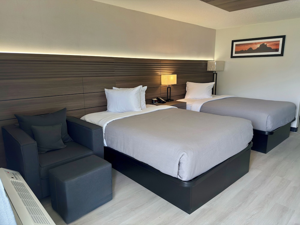 غرفة ديلوكس بسريرين كوين، Quality Inn & Suites Wytheville 3/8