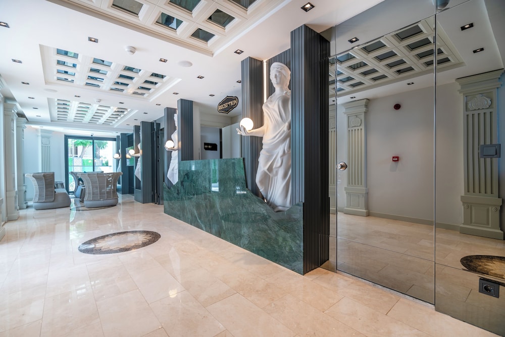 Golden Star Hotel 5/50