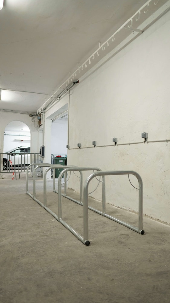 Kyriad Nimes Centre 43/60
