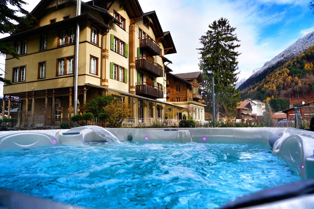 Alpenrose Hotel and Gardens 5/50