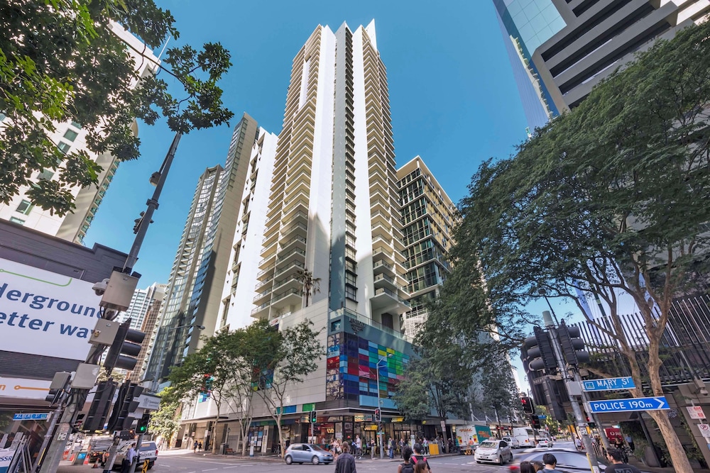 Oaks Brisbane River City Suites 55/72