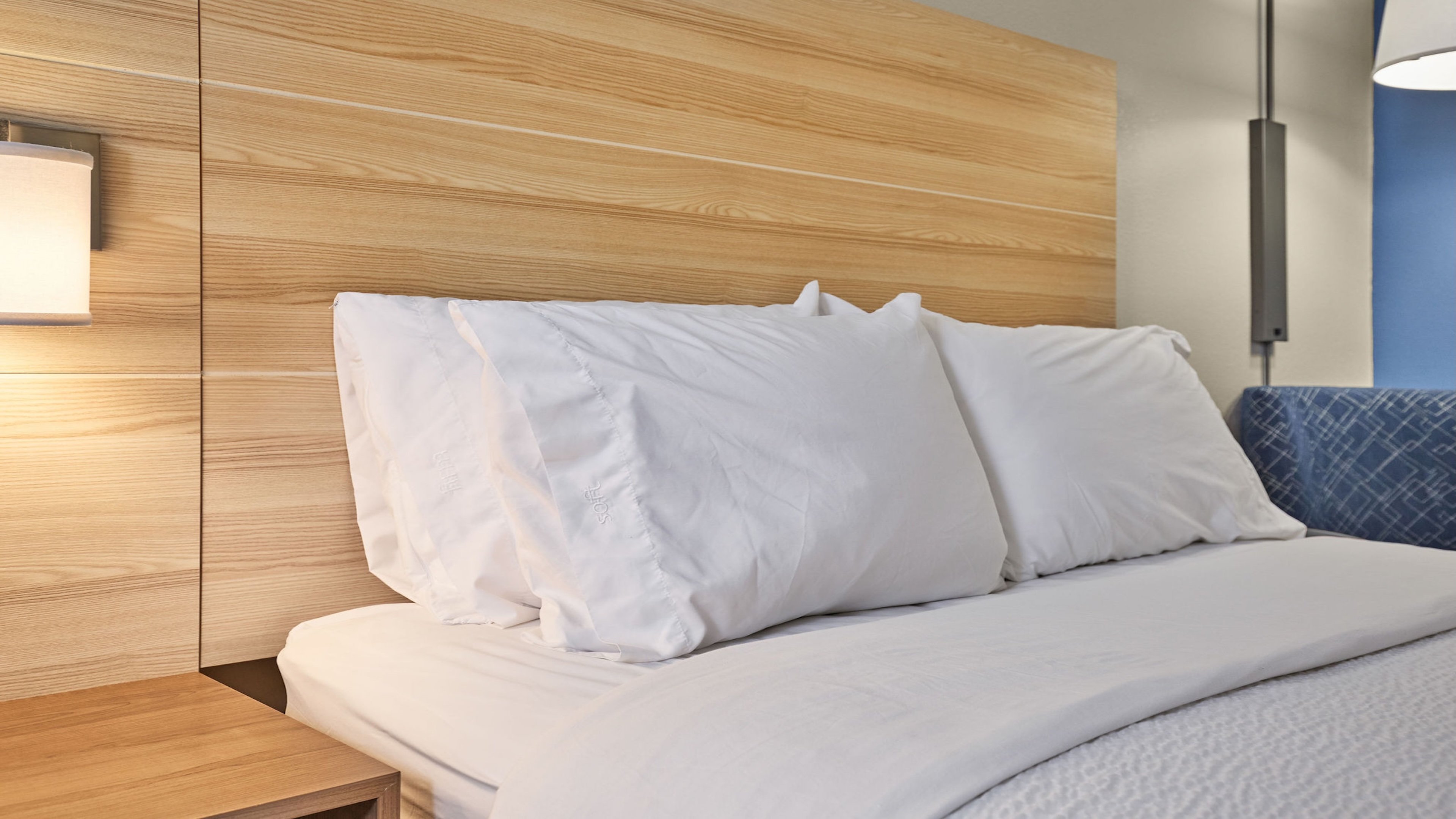 Holiday Inn Express Hotel And Suites Milwaukee Airport 33/74