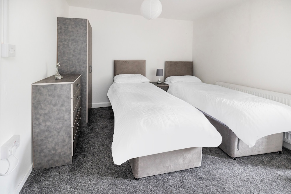 OYO A Better Night Hotel Limited 24/50