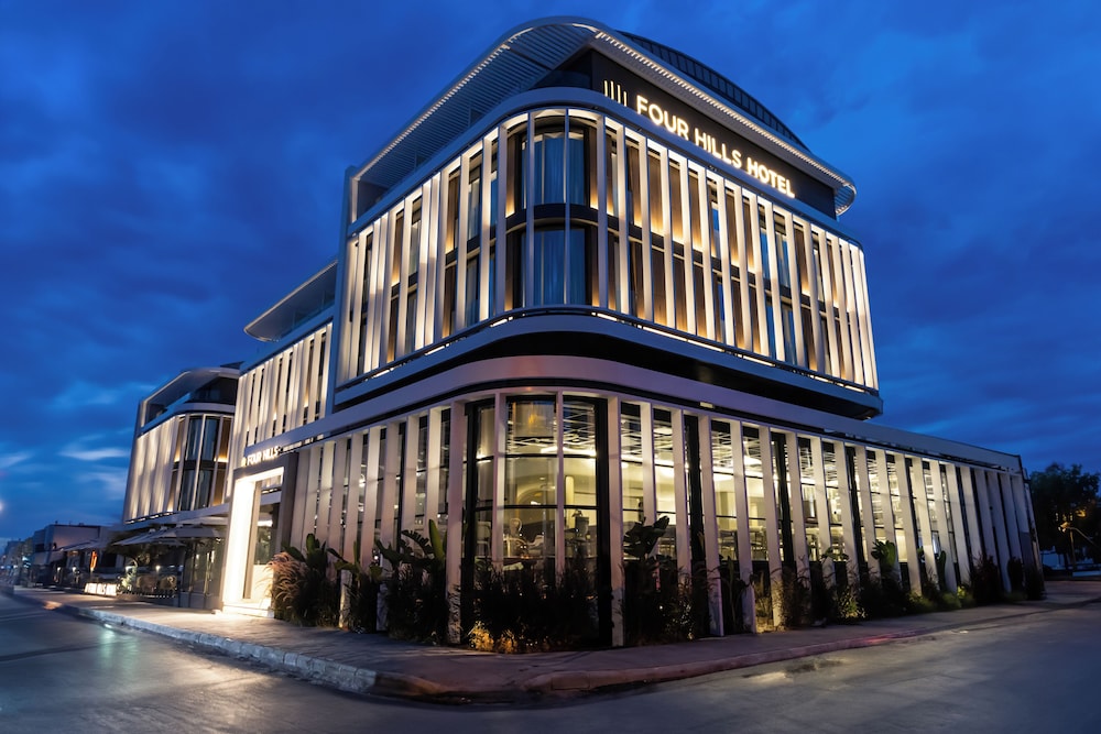 FOUR HILLS HOTEL 3/37