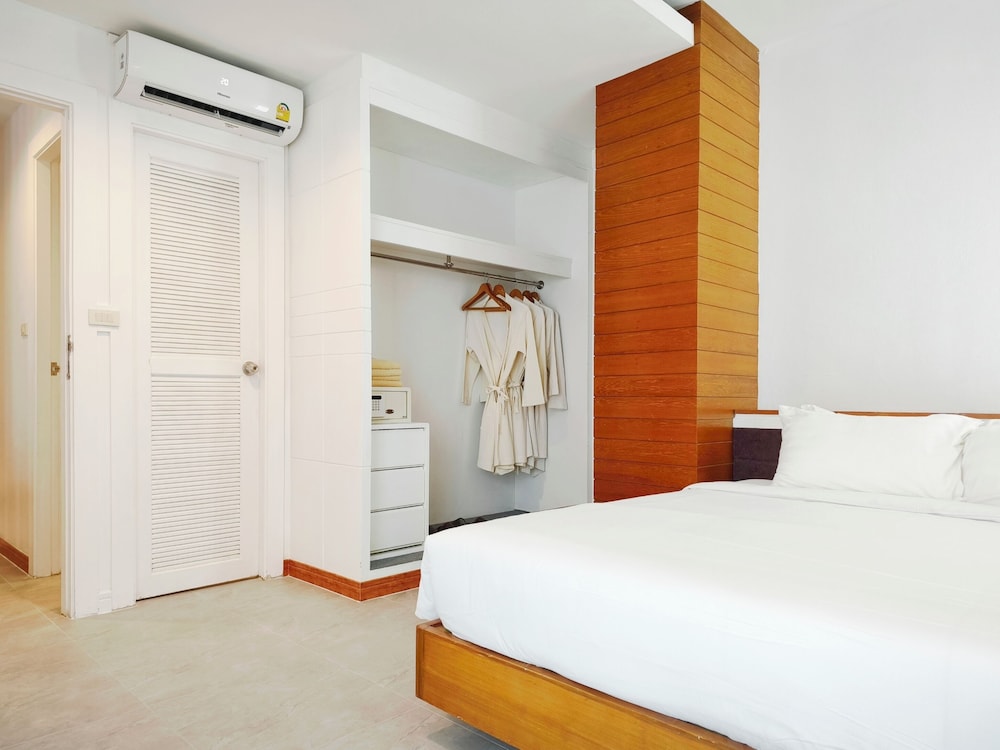 1 BEDROOM, FAMILY SUITE