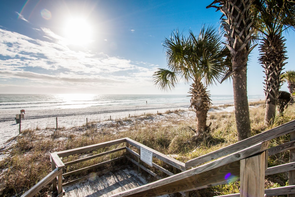 Bikini Beach Resort Motel 23/32