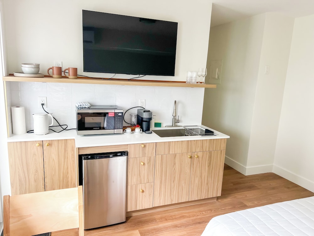Tiana Beach Inn 7/48