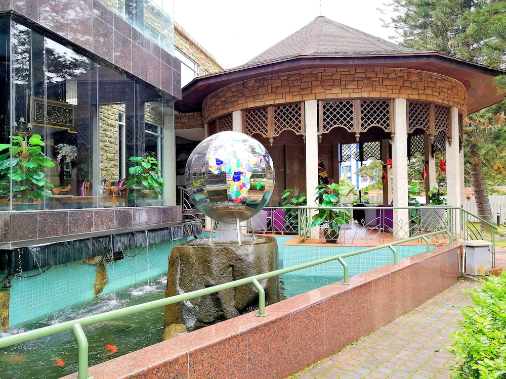 Century Pines Resort 3/50