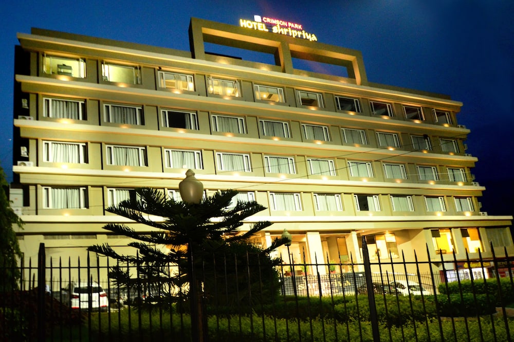 Crimson Park Shripriya Hotel 1/32