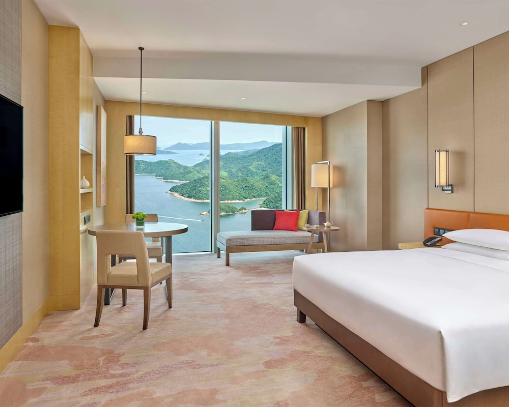 Hyatt Regency Shenzhen Yantian 28/68