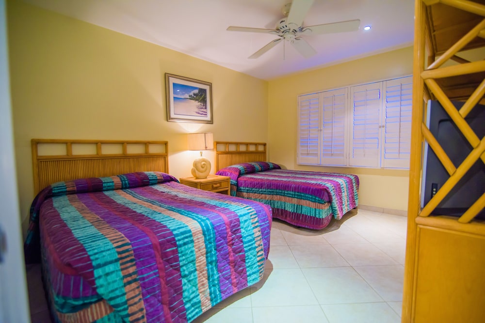 Seven Mile Beach Resort And Club 16/65