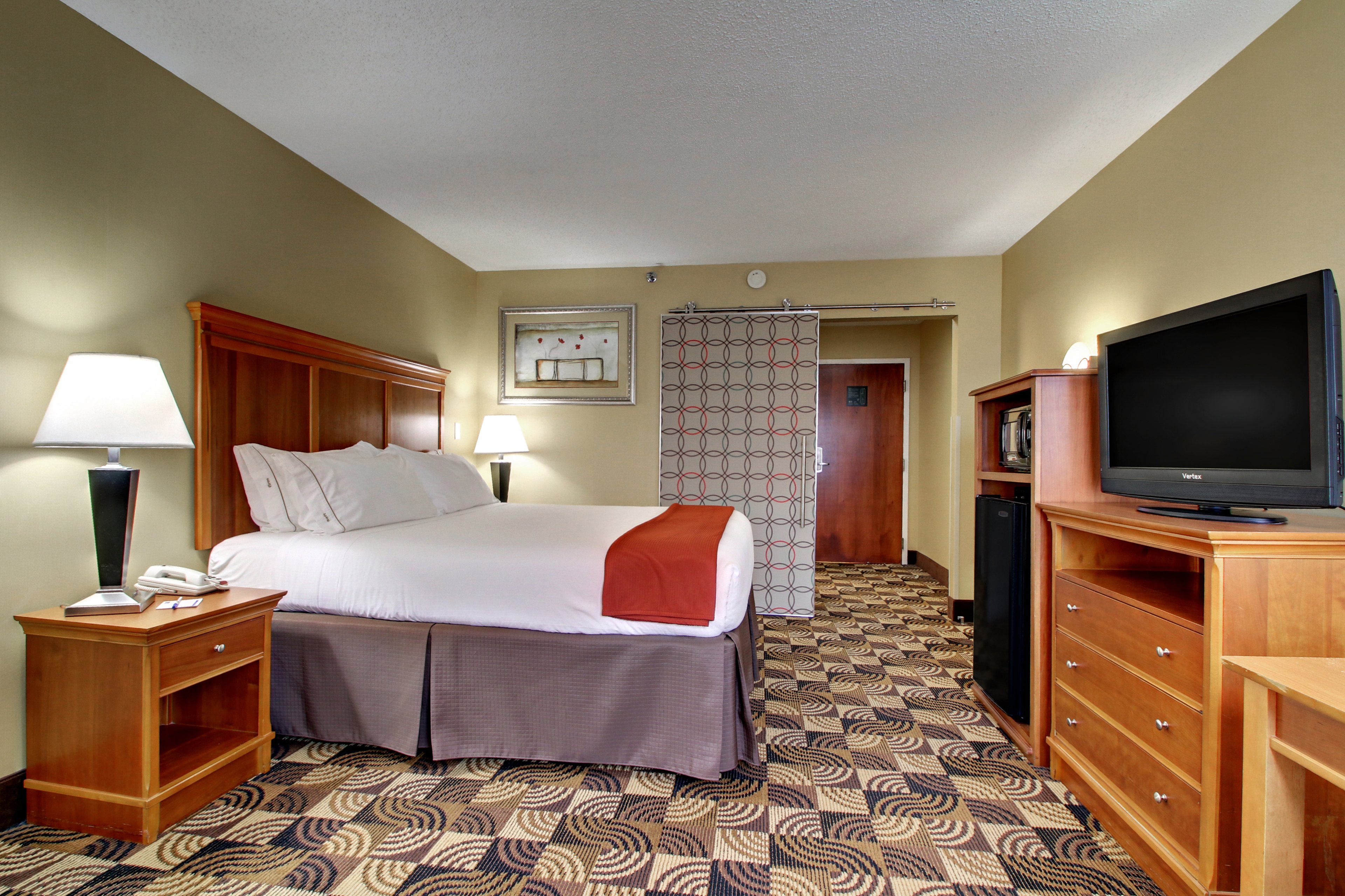 Holiday Inn Express Hurricane Mills Waverly 36/62