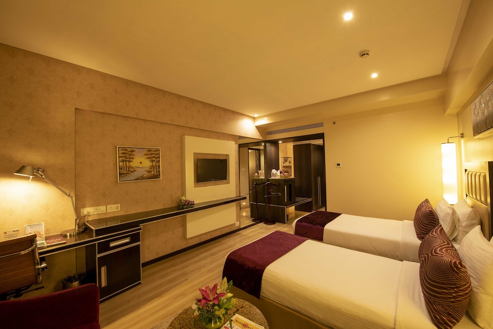 EXPRESS INN NASHIK 23/31