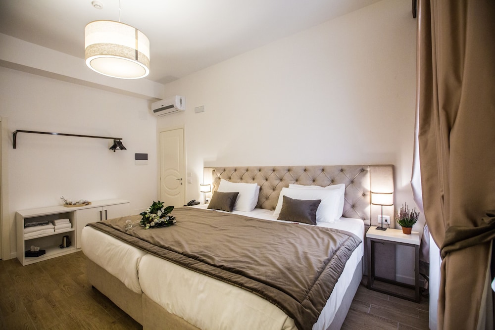 Chic Town Luxury Rooms 7/69