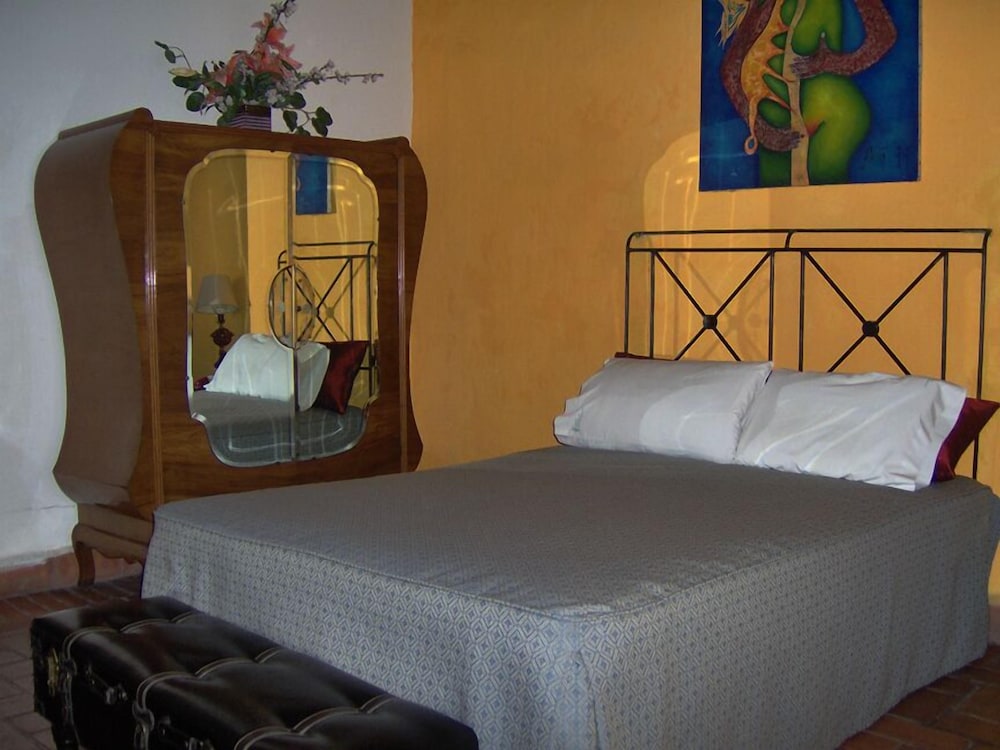 Hotel Meson de San Sebastian 25/50
