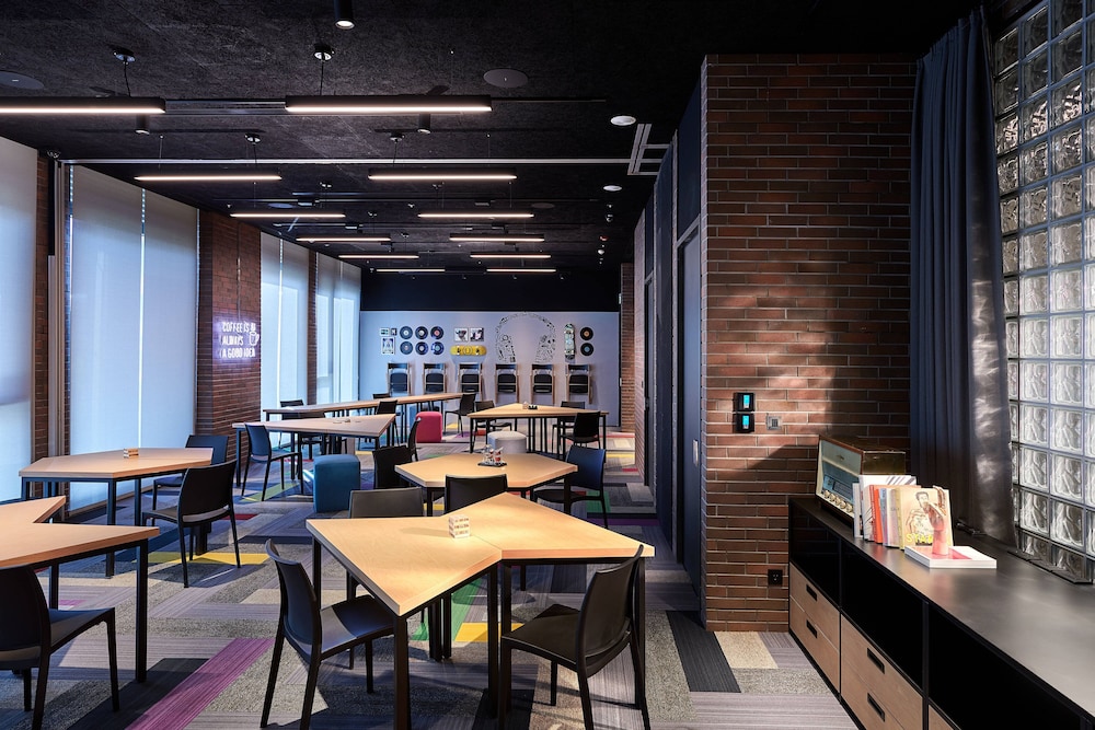 Moxy Taichung 30/42
