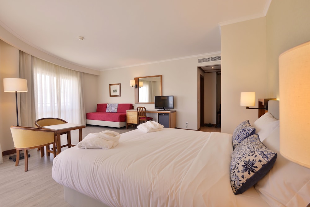 Holiday Inn Algarve Albufeira by IHG 15/79