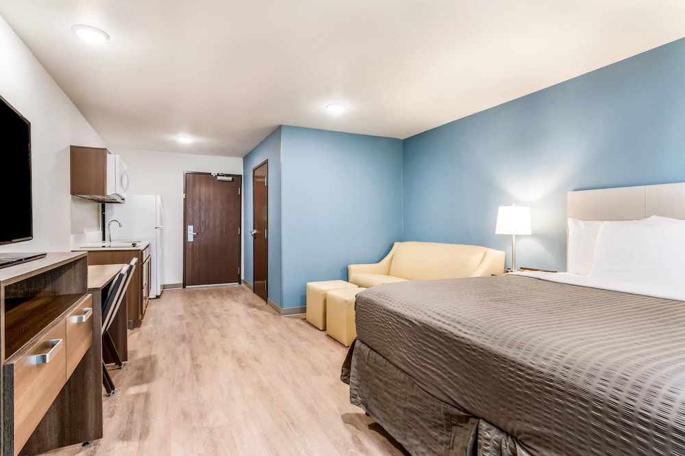 WoodSpring Suites Charlotte - University Research Park 28/50