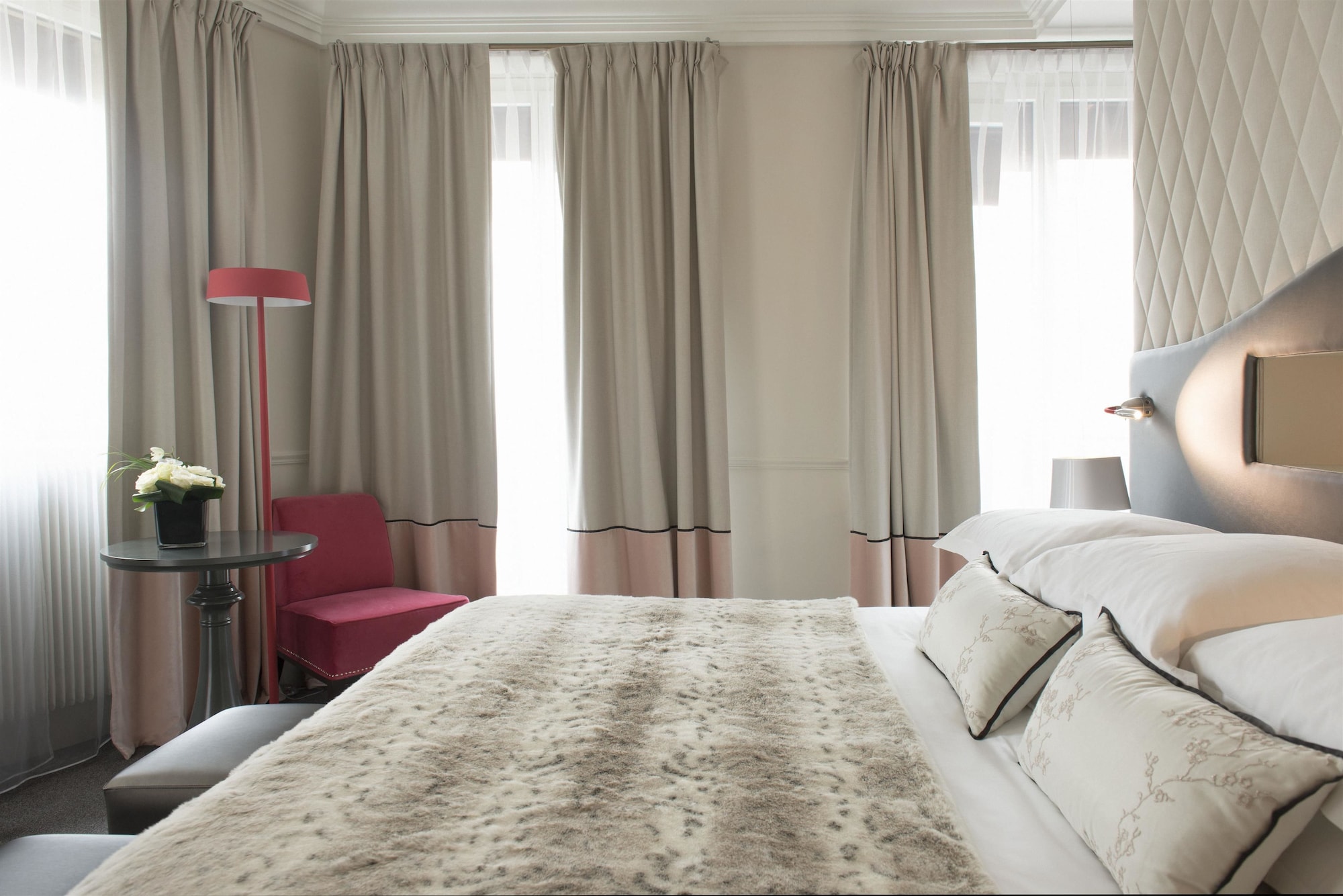 SUITE, OPERA VIEW