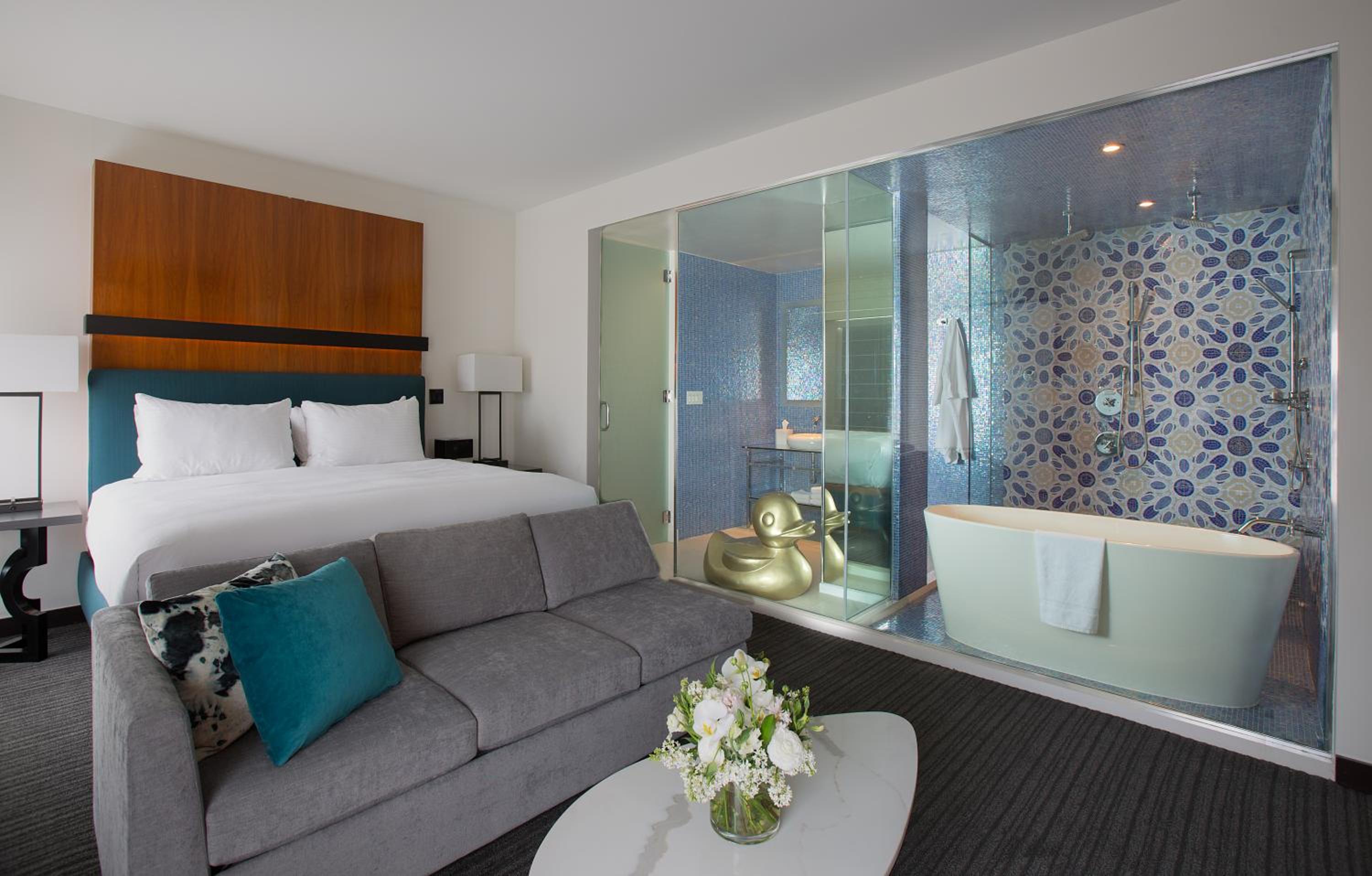 Andaz, Sweet, Suite