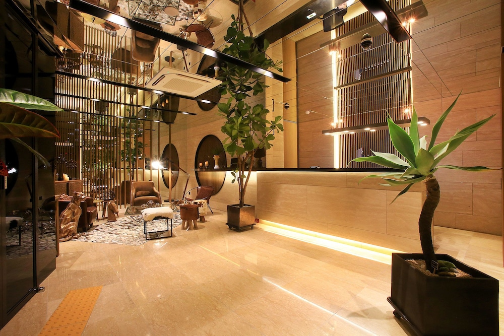 Forestar Hotel 4/52