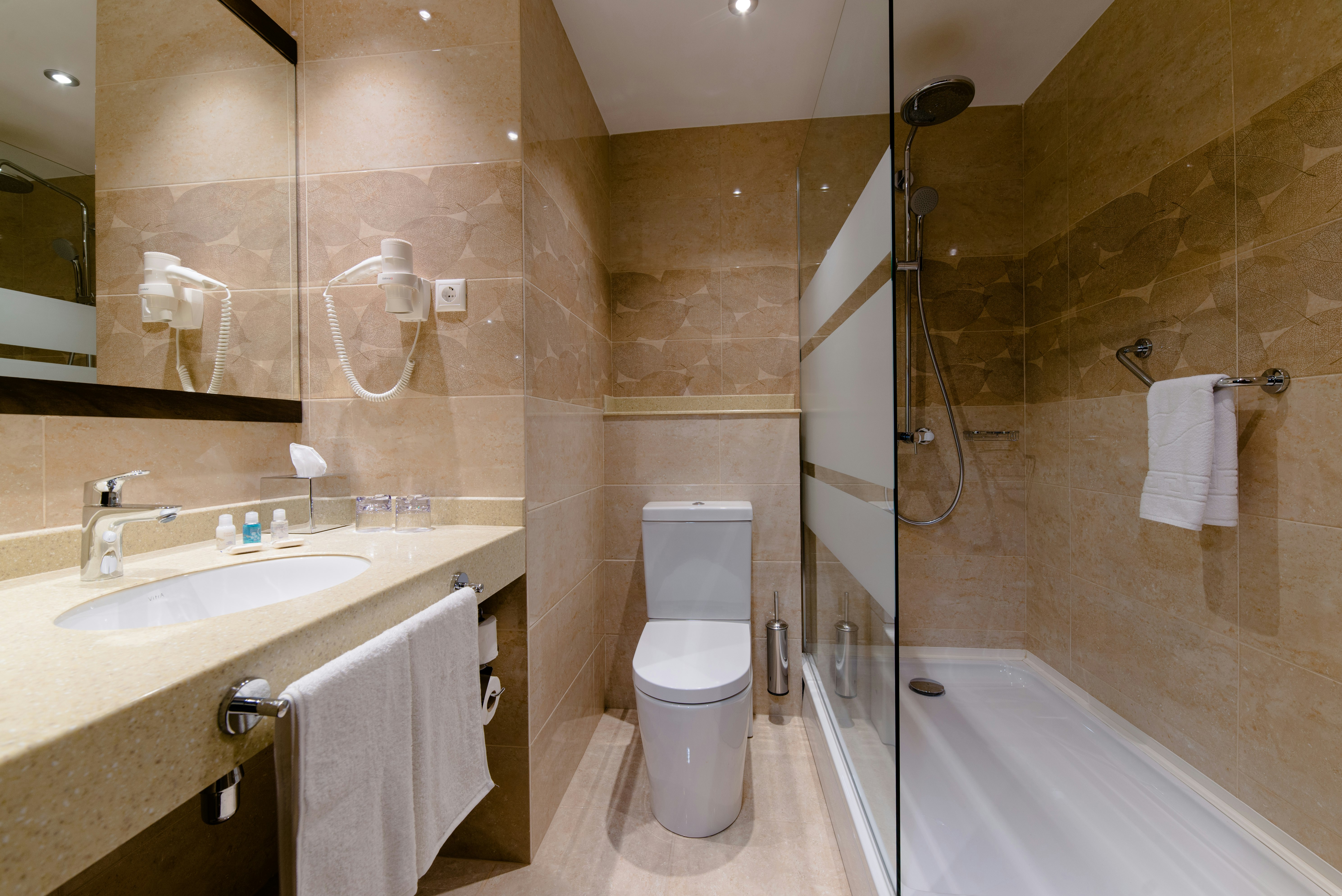 غرفة ديلوكس بسرير كينج، Holiday Inn Aktau 2/2