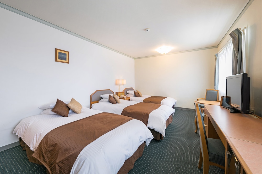 Standard, Triple, Twin Beds, West Wing