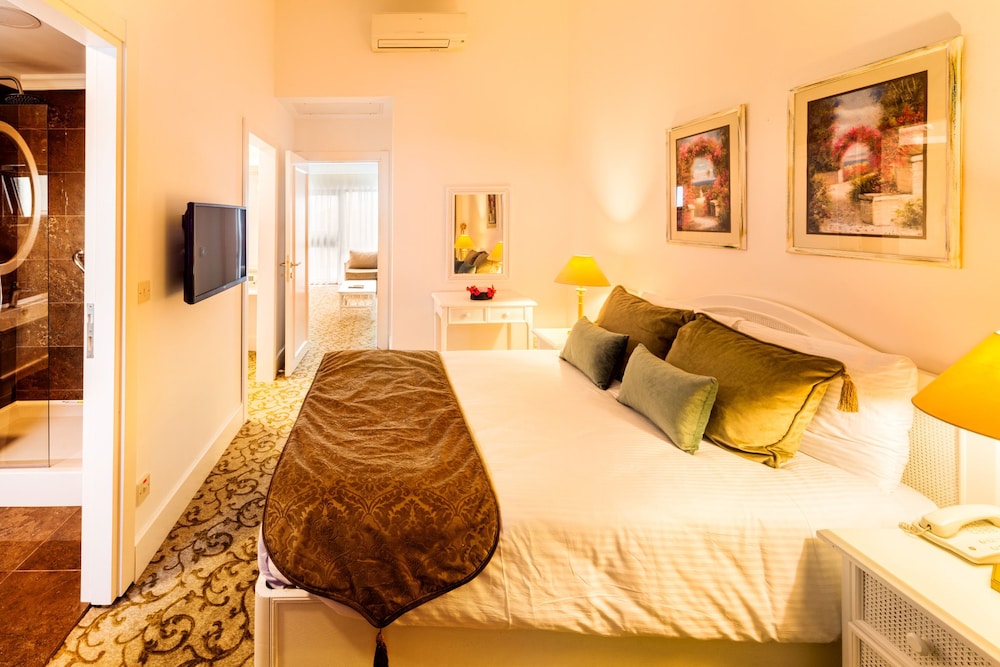 The Olive Tree Hotel 26/50