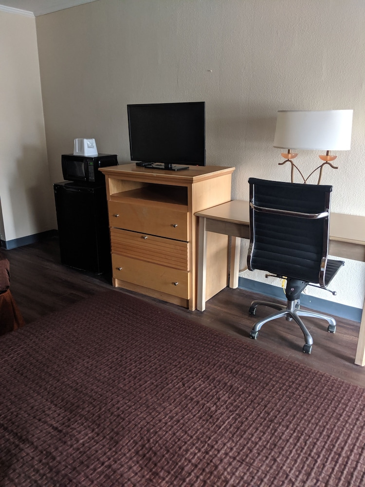 Loyalty Inn Rockingham 22/32