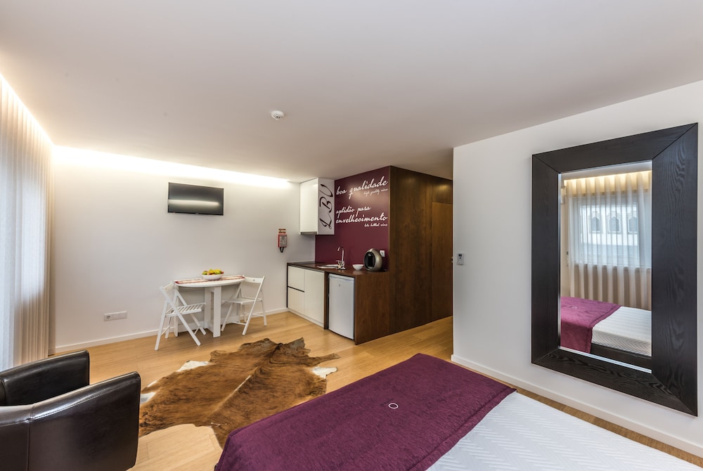 Lounge Inn 34/50